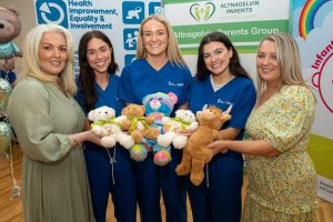 Medical students from the Child Health Society at Ulster University’s Magee College campus put on their scrubs in the Waterside Shared Village as they hosted a Teddy Bear Hospital for children. Families from Altnagelvin Parents Group came together as children grabbed their stethoscopes, x-ray machines and other medical equipment check on the health of their teddys. Magee Medical students, Jasmine Gallagher, Sinead Doyle and Hope Barron with Deirdre Cassidy, Altnagelvin Parents Group, left and Lisa Storey, Western Health and Social Care Trust Child Development Interventions Co-ordinator